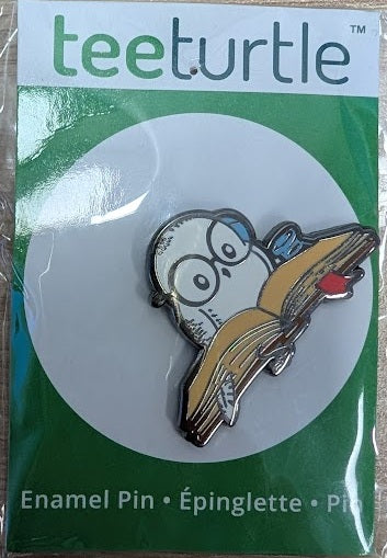 [Grade A] Tee Turtle Reading is Magical Enamel Pin